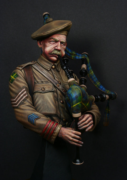 1.9th scale WW1 Gordon Highlander Piper